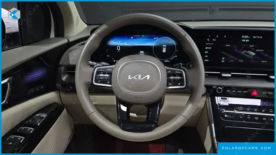 KIA CARNIVAL DIESEL 7-SEATER SIGNATURE