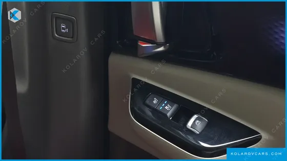 KIA CARNIVAL DIESEL 7-SEATER SIGNATURE