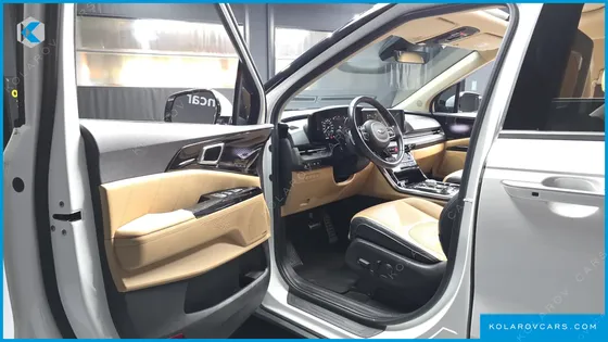 KIA CARNIVAL GASOLINE 7-SEATER SIGNATURE