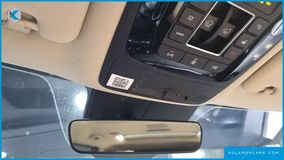 KIA CARNIVAL GASOLINE 7-SEATER SIGNATURE