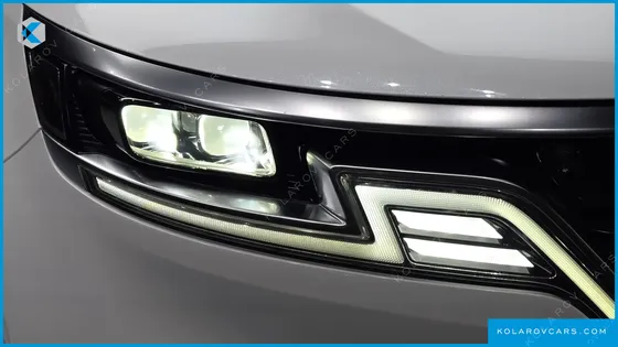 KIA CARNIVAL GASOLINE 7-SEATER SIGNATURE