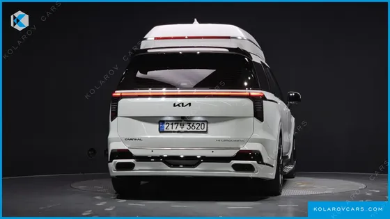 KIA CARNIVAL GASOLINE 7-SEATER HI LIMOUSINE
