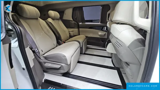 KIA CARNIVAL GASOLINE 7-SEATER HI LIMOUSINE