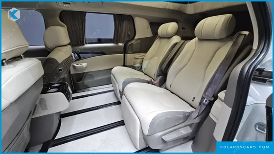 KIA CARNIVAL GASOLINE 7-SEATER HI LIMOUSINE