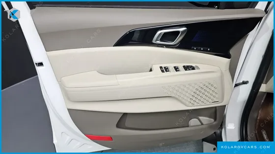 KIA CARNIVAL GASOLINE 7-SEATER HI LIMOUSINE