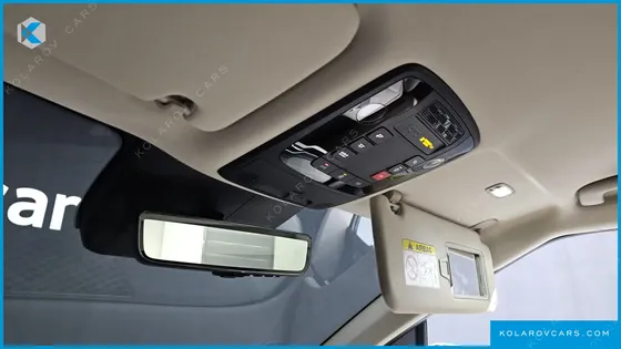 KIA CARNIVAL GASOLINE 7-SEATER HI LIMOUSINE