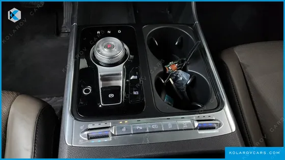 KIA CARNIVAL DIESEL 9-SEATER SIGNATURE