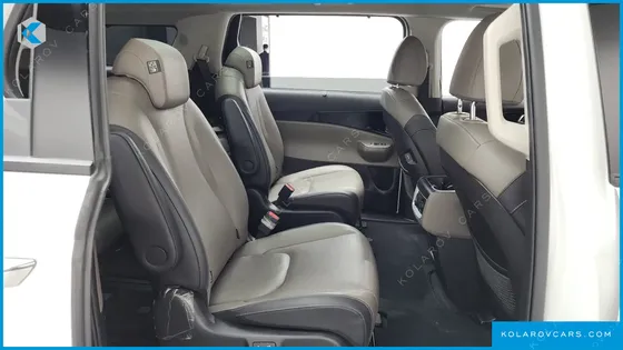 KIA CARNIVAL DIESEL 9-SEATER SIGNATURE