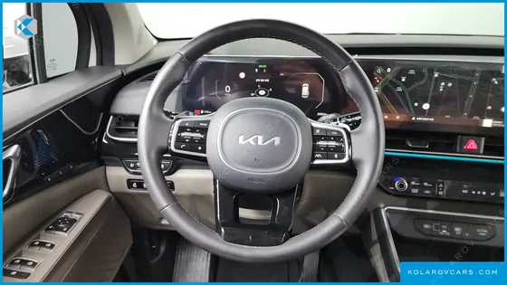 KIA CARNIVAL DIESEL 9-SEATER SIGNATURE