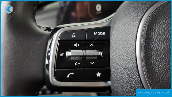 KIA CARNIVAL DIESEL 9-SEATER SIGNATURE