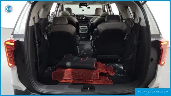 KIA CARNIVAL DIESEL 9-SEATER SIGNATURE