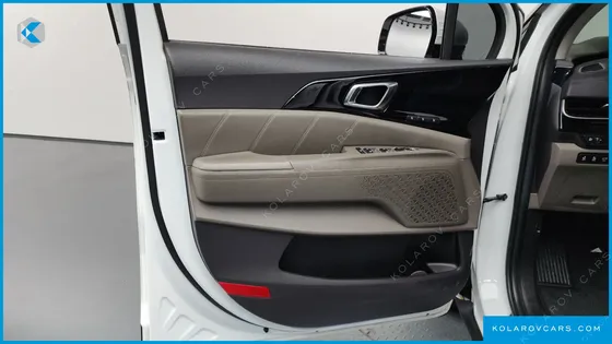 KIA CARNIVAL DIESEL 9-SEATER SIGNATURE