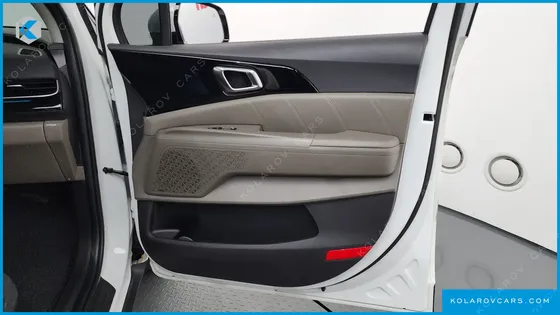 KIA CARNIVAL DIESEL 9-SEATER SIGNATURE