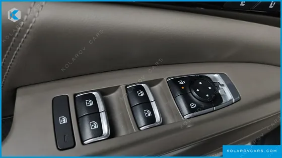 KIA CARNIVAL DIESEL 9-SEATER SIGNATURE