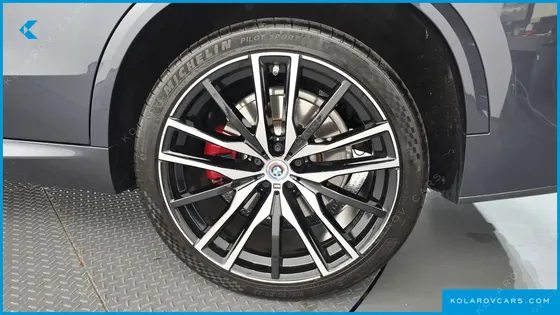 BMW X5 M50I