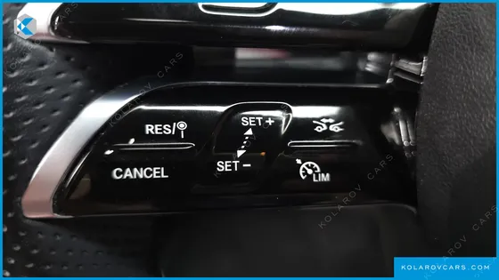 MERCEDES E-CLASS E220D 4MATIC AMG LINE