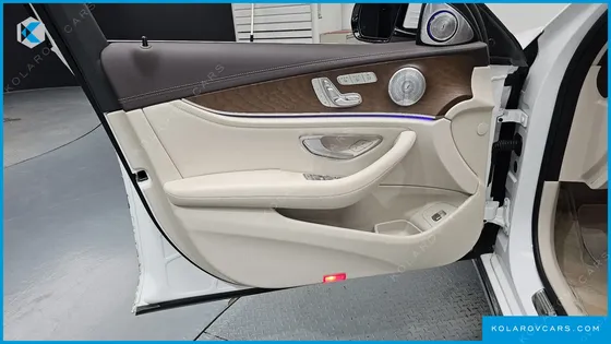 MERCEDES E-CLASS E300 4MATIC EXCLUSIVE