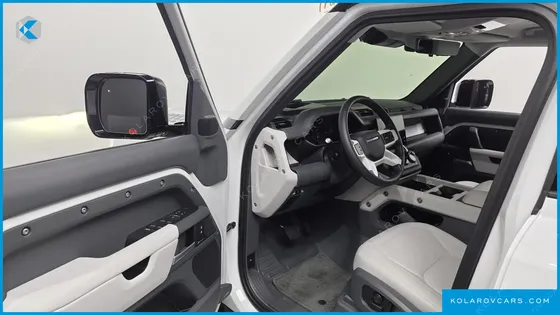 LAND ROVER DEFENDER 110 D300 X-DYNAMIC HSE