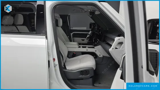 LAND ROVER DEFENDER 110 D300 X-DYNAMIC HSE