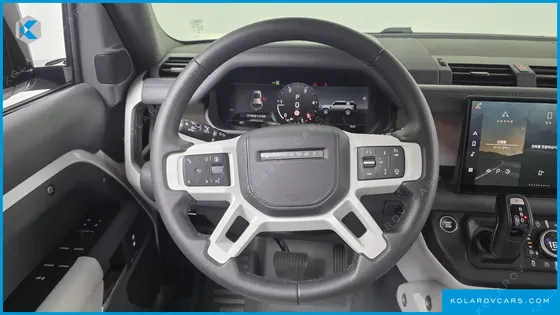LAND ROVER DEFENDER 110 D300 X-DYNAMIC HSE