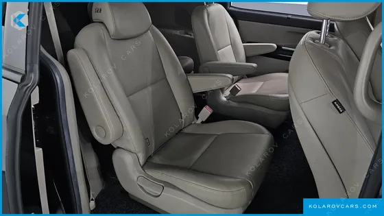 KIA CARNIVAL 9-SEATER PRSTIGE