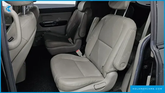 KIA CARNIVAL 9-SEATER PRSTIGE