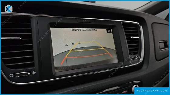 KIA CARNIVAL 9-SEATER PRSTIGE