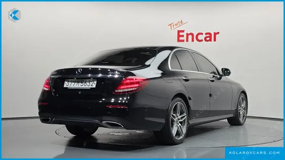MERCEDES E-CLASS E300 4MATIC AMG LINE