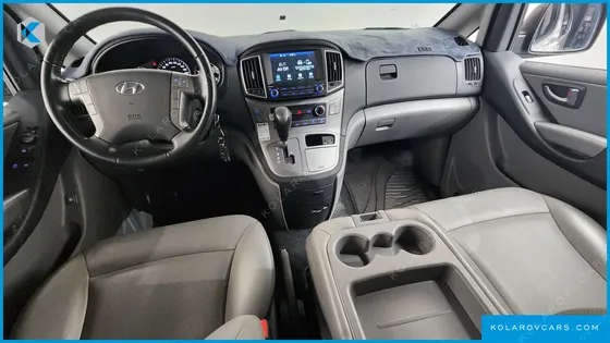 HYUNDAI STAREX VAN 3-SEATER