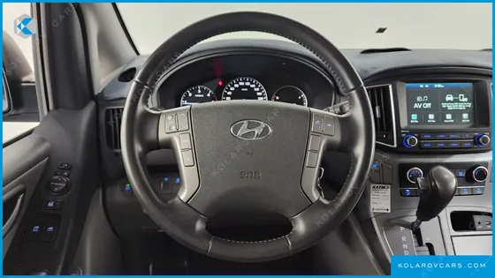 HYUNDAI STAREX VAN 3-SEATER