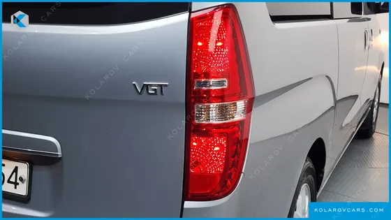 HYUNDAI STAREX VAN 3-SEATER
