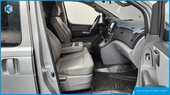 HYUNDAI STAREX VAN 3-SEATER