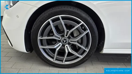 MERCEDES E-CLASS E220D 4MATIC AMG LINE