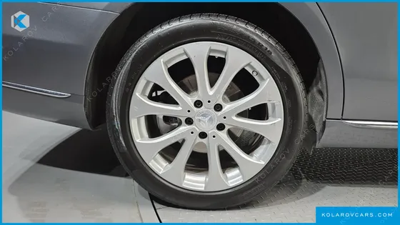 MERCEDES E-CLASS E300 4MATIC EXCLUSIVE
