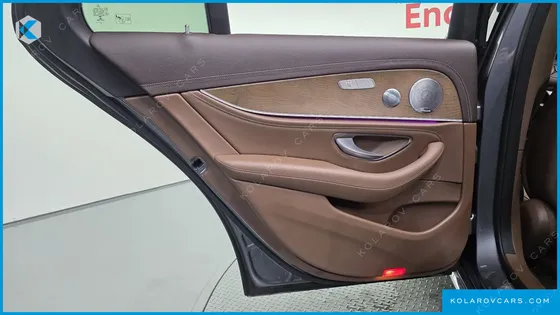 MERCEDES E-CLASS E300 4MATIC EXCLUSIVE
