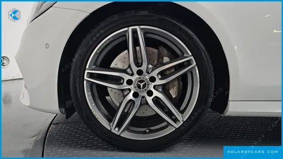 MERCEDES E-CLASS E300 AMG LINE