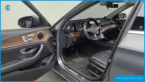 MERCEDES E-CLASS E220D 4MATIC EXCLUSIVE