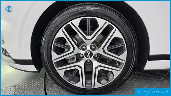 HYUNDAI GRANDEUR 2,5 GASOLINE 2WD