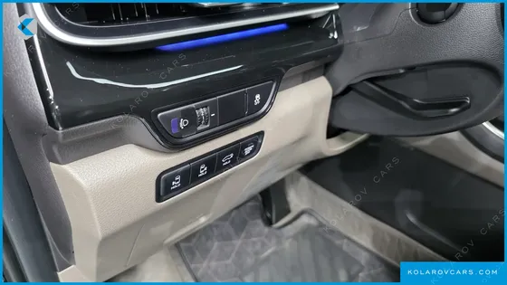 KIA CARNIVAL GASOLINE 7-SEATER GRAVITY