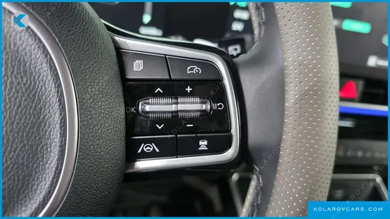 KIA CARNIVAL GASOLINE 7-SEATER GRAVITY