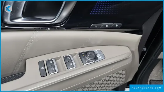 KIA CARNIVAL GASOLINE 7-SEATER GRAVITY