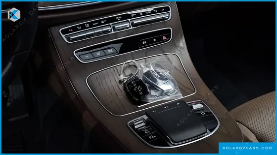 MERCEDES E-CLASS E300E 4MATIC EXCLUSIVE