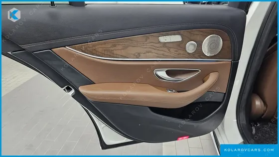 MERCEDES E-CLASS E300E 4MATIC EXCLUSIVE