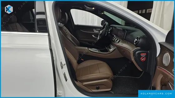 MERCEDES E-CLASS E300E 4MATIC EXCLUSIVE