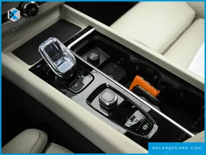 VOLVO XC60 T8 ULTRA BRIGHT