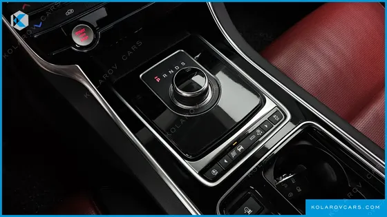JAGUAR XE 20D R-SPORT