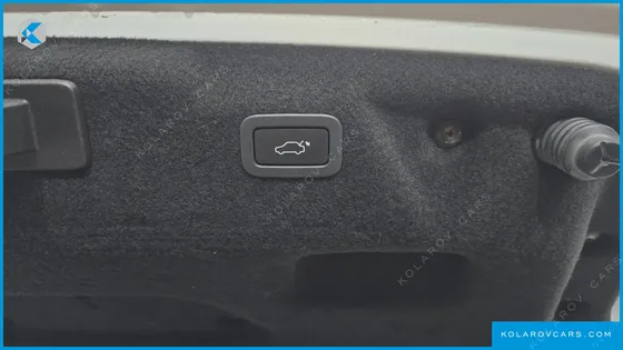 JAGUAR XE 20D R-SPORT