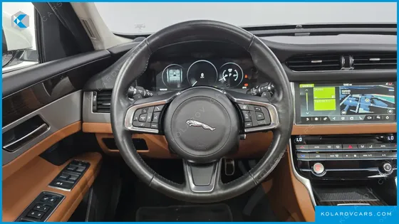 JAGUAR XF 25T PORTFOLIO