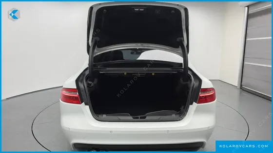 JAGUAR XE 20D PORTFOLIO