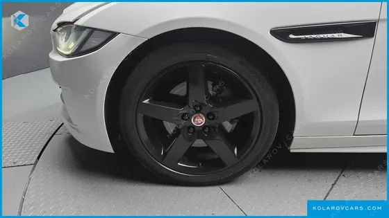 JAGUAR XE 20D R-SPORT